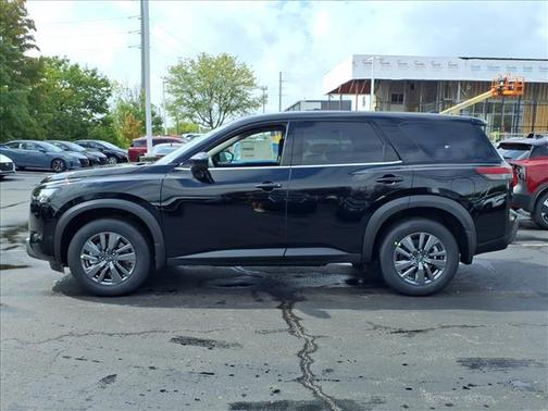2025 Nissan Pathfinder S 4WD