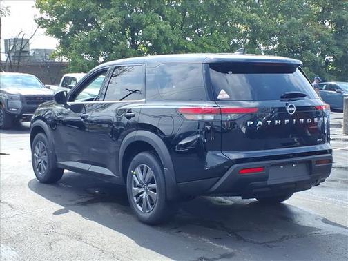 2025 Nissan Pathfinder S 4WD