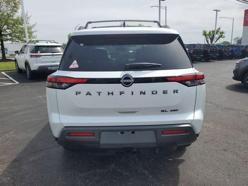 Everest White Pearl Tricoat 2026 Nissan Pathfinder SL