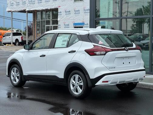 2025 Nissan Kicks S