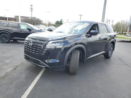 2026 Nissan Pathfinder S