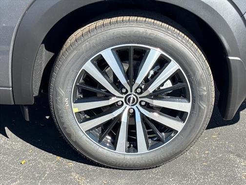 2025 Nissan Pathfinder Platinum FWD