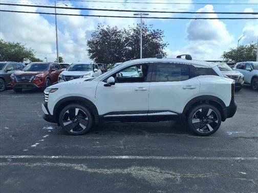 2025 Nissan Kicks SR