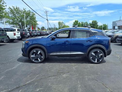 2025 Nissan Kicks SR