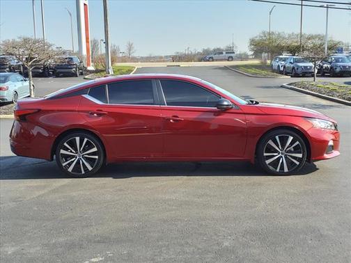 2021 Nissan Altima SR FWD