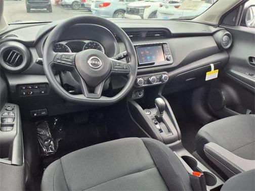 2025 Nissan Kicks S