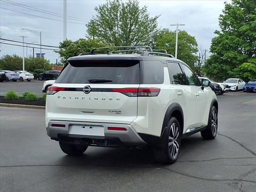 2024 Nissan Pathfinder Platinum 4WD