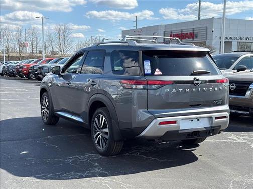 2025 Nissan Pathfinder Platinum 4WD