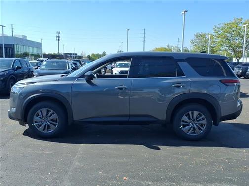 2025 Nissan Pathfinder S 4WD