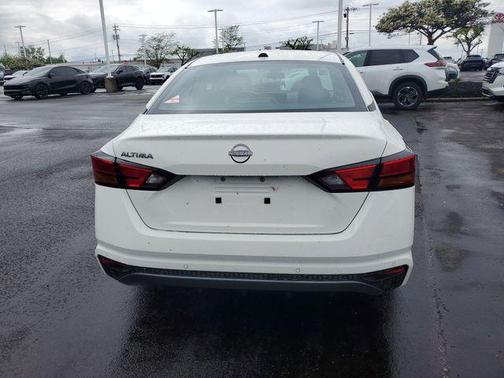 Glacier White 2026 Nissan Altima 2.5 SV