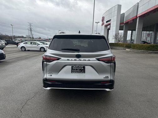 2023 Toyota Sienna XSE 7 Passenger