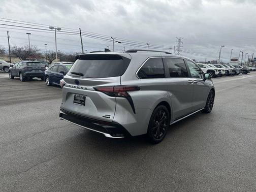 2023 Toyota Sienna XSE 7 Passenger