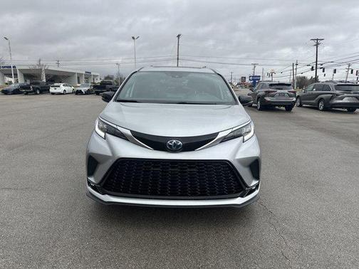 2023 Toyota Sienna XSE 7 Passenger