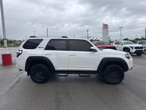 Super White 2017 Toyota 4Runner TRD Pro