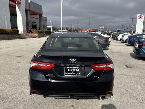 2018 Toyota Camry SE