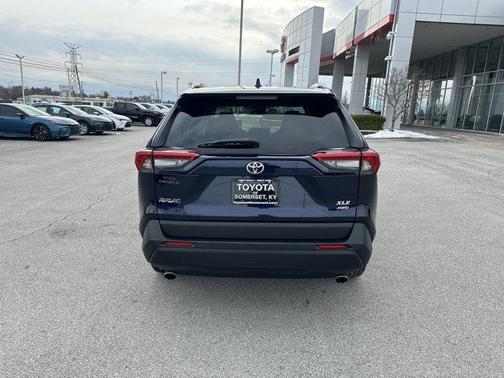 2024 Toyota RAV4 XLE