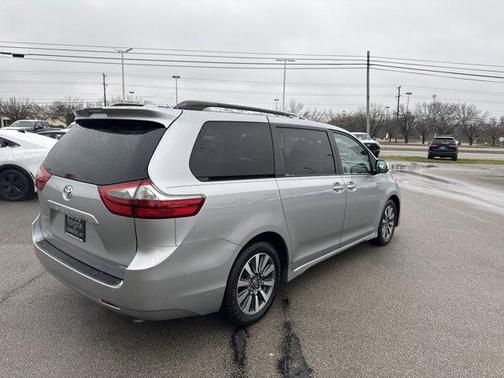 2020 Toyota Sienna Limited Premium