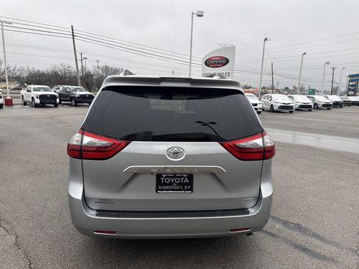 2020 Toyota Sienna Limited Premium