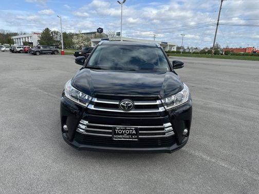 Midnight Black Metallic 2017 Toyota Highlander Limited