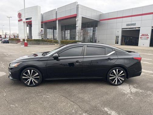 2021 Nissan Altima SR FWD