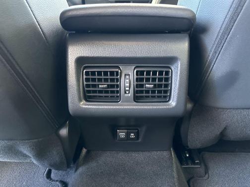Ice Cap 2025 Toyota Camry SE