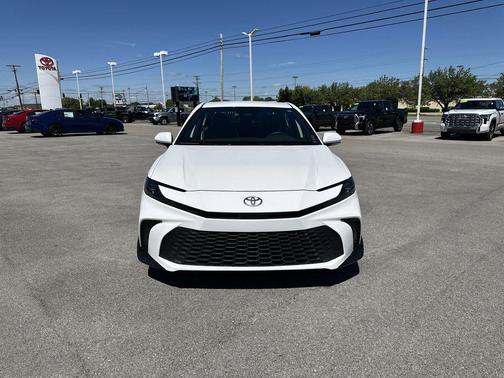 Ice Cap 2025 Toyota Camry SE