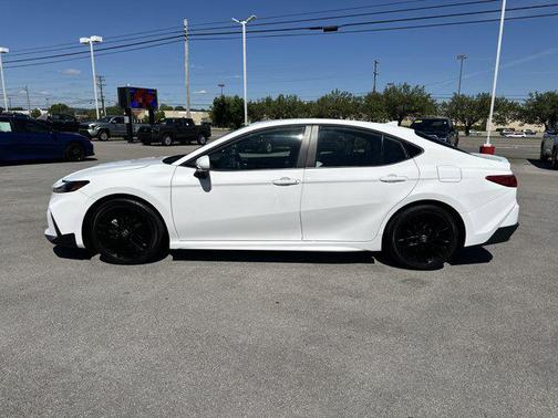 Ice Cap 2025 Toyota Camry SE