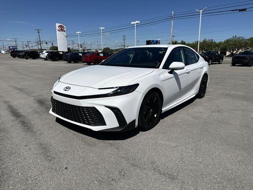 Ice Cap 2025 Toyota Camry SE