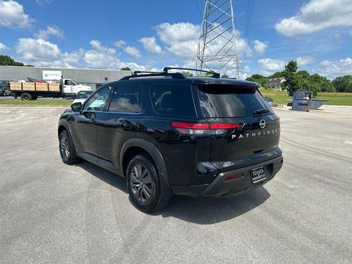 Super Black 2022 Nissan Pathfinder SV 4WD
