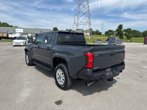 01l7 2026 Toyota Tacoma SR