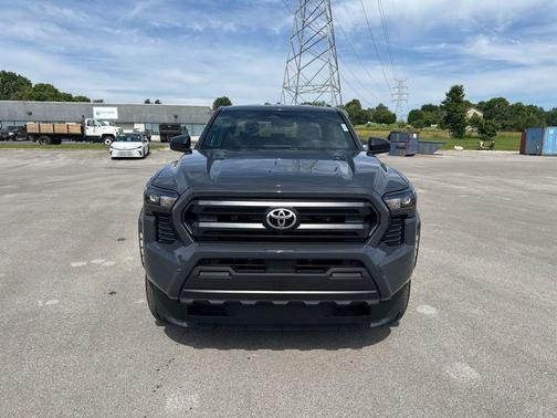 01l7 2026 Toyota Tacoma SR