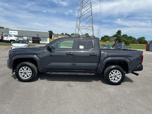 01l7 2026 Toyota Tacoma SR