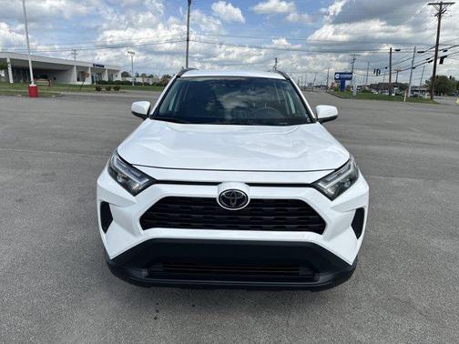 Ice Cap 2024 Toyota RAV4 XLE