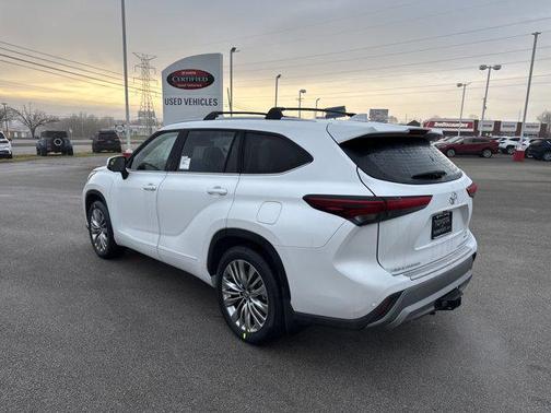 2026 Toyota Highlander Platinum