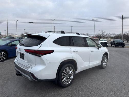 2026 Toyota Highlander Platinum