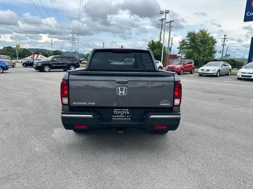Modern Steel Metallic 2018 Honda Ridgeline RTL