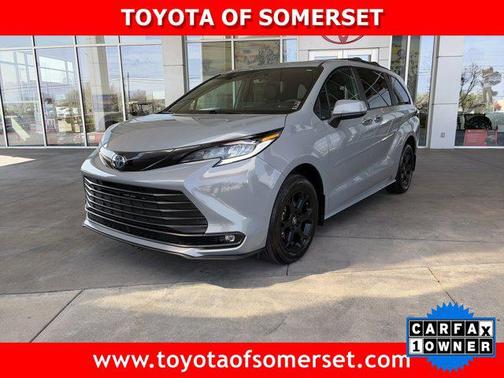 2025 Toyota Sienna Woodland Edition