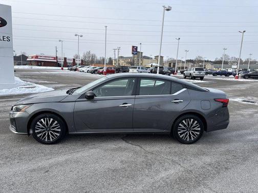 2025 Nissan Altima SV FWD