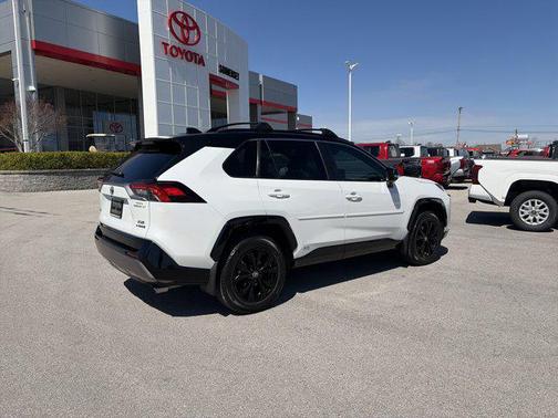 2023 Toyota RAV4 Hybrid SE