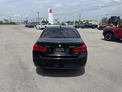 Jet Black 2018 BMW 320 i