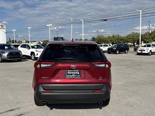 2024 Toyota RAV4 LE