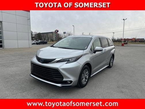 2025 Toyota Sienna 