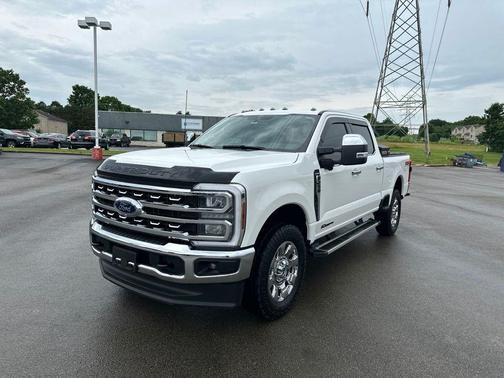 White Metallic 2025 Ford F-250 Lariat