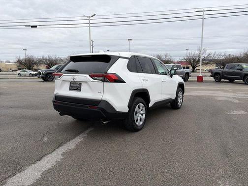 2025 Toyota RAV4 LE