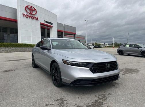Solar Silver Metallic 2025 Honda Accord SE