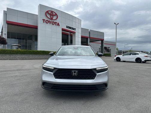 Solar Silver Metallic 2025 Honda Accord SE