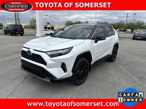 Wind Chill Pearl/Midnight Black Metallic 2025 Toyota RAV4 Hybrid SE