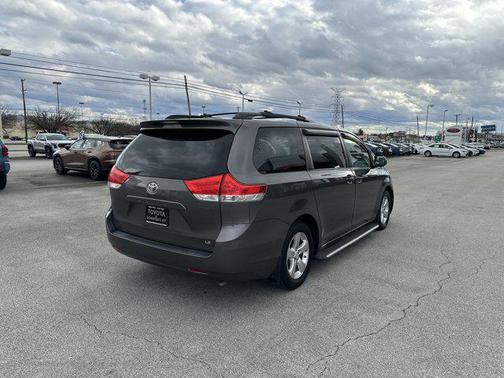 2013 Toyota Sienna LE