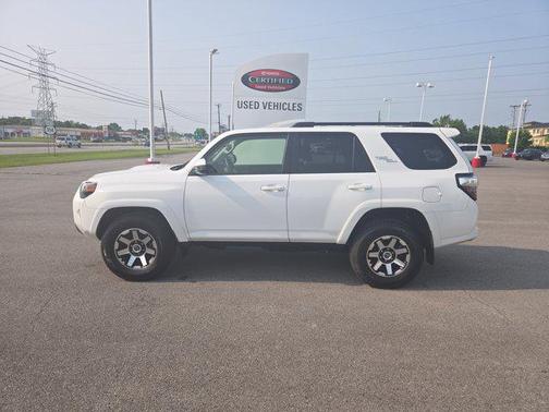 2024 Toyota 4Runner TRD Off Road