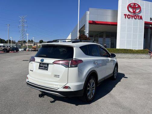 2017 Toyota RAV4 Hybrid SE
